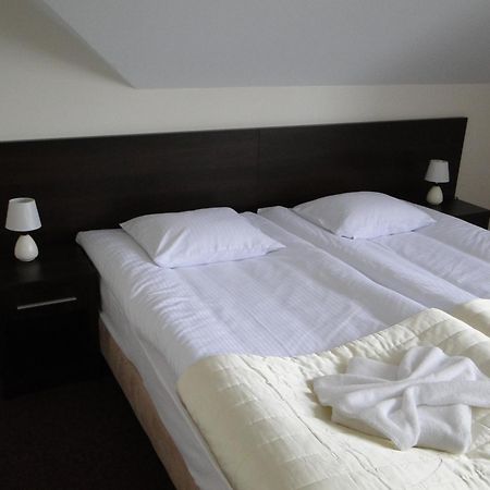Hotel Cynamon Tokarnia  Esterno foto