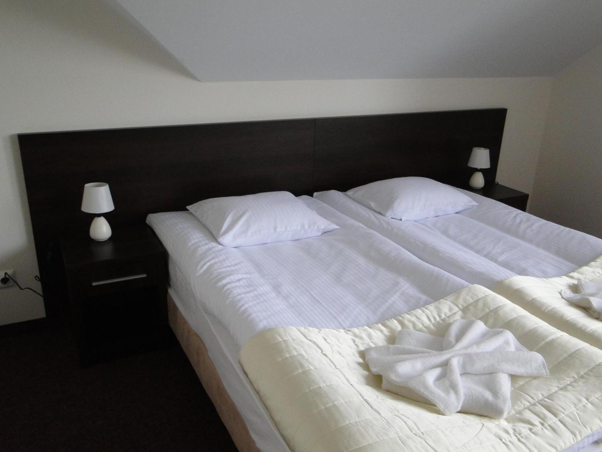 Hotel Cynamon Tokarnia  Esterno foto