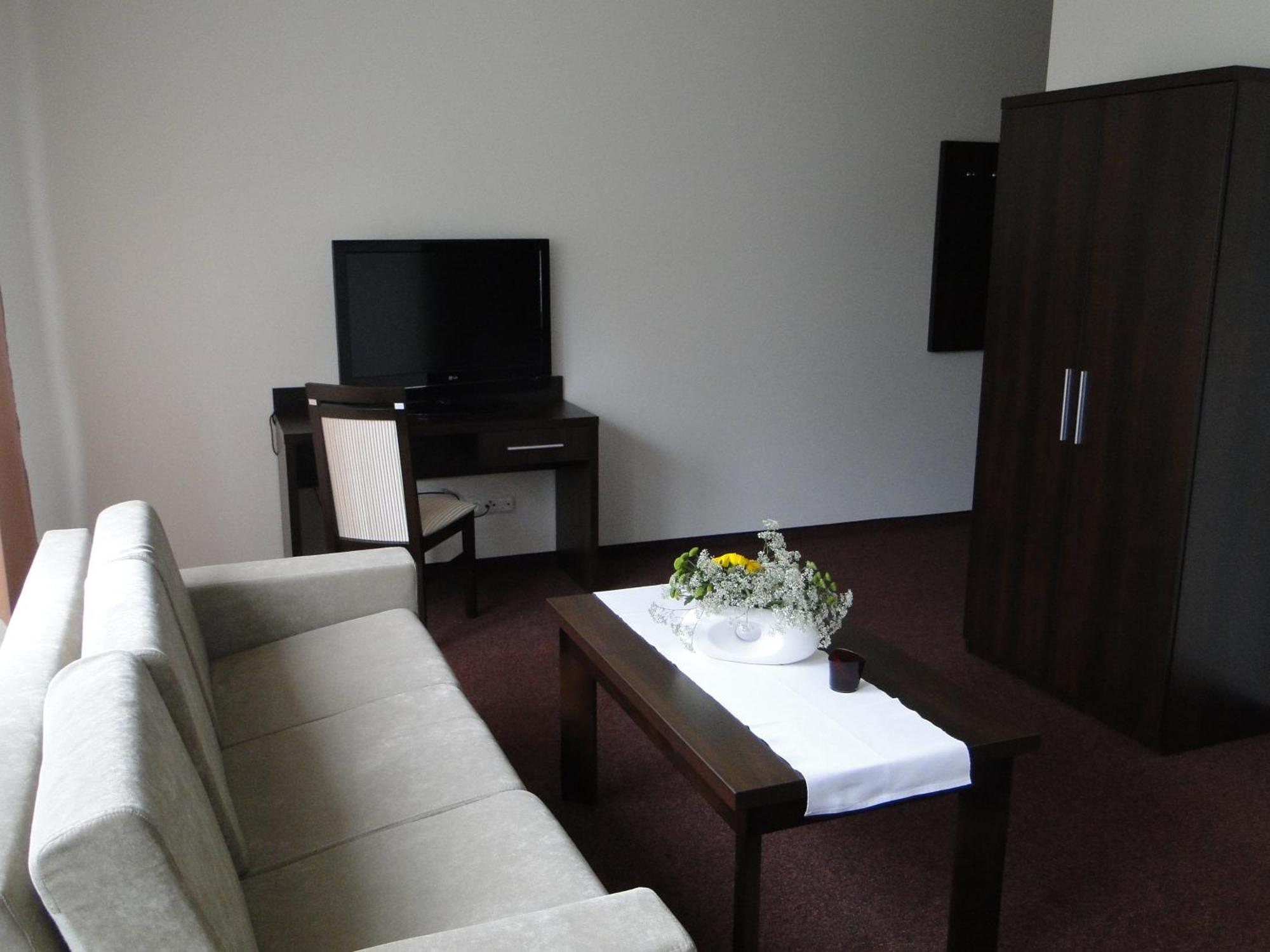 Hotel Cynamon Tokarnia  Esterno foto